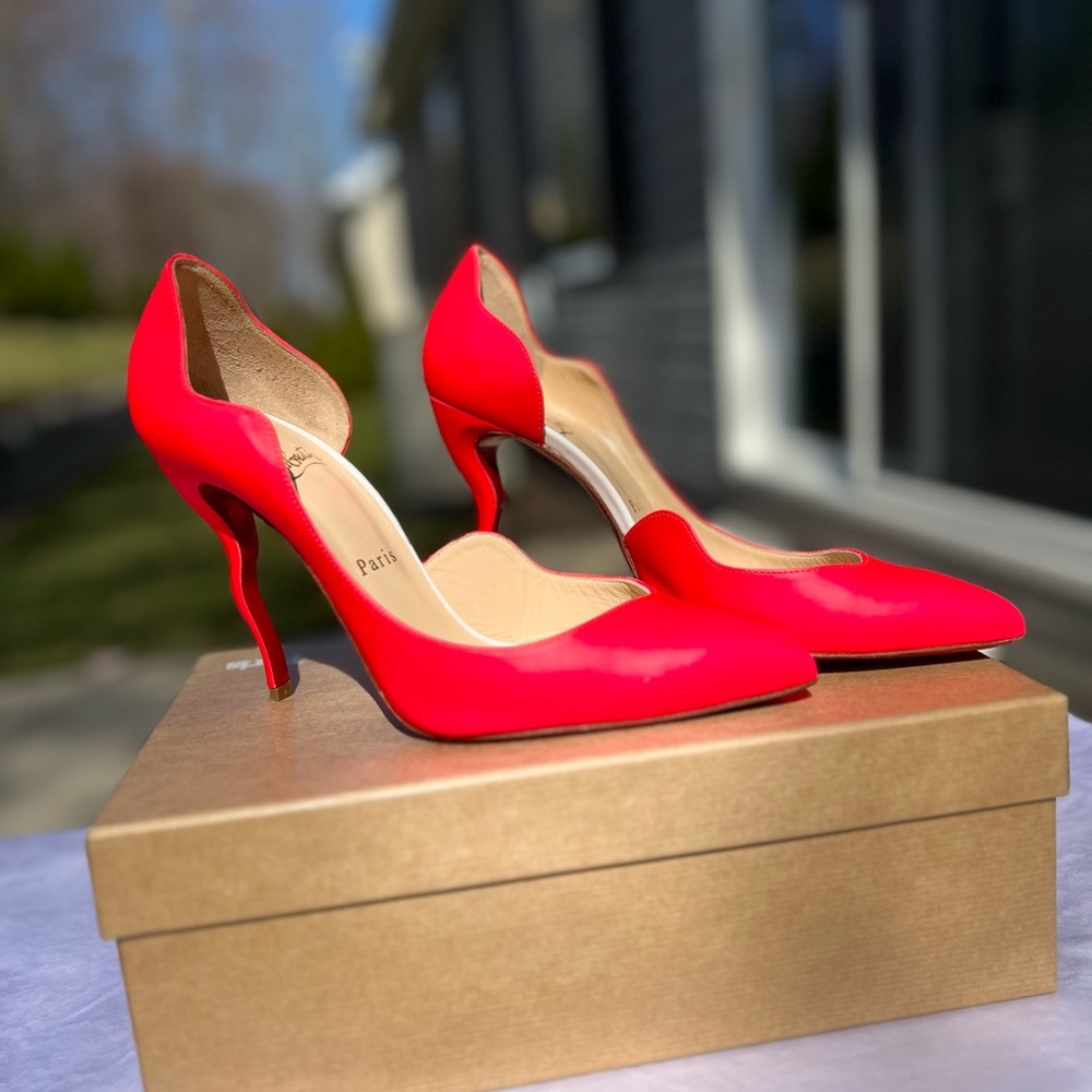 Christian Louboutin Dalida pointed toe pumps - Picture 3 of 14